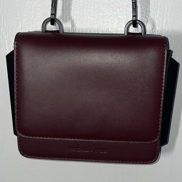 NWOT/Kendall & Kylie leather, burgundy crossbody bag - Picture 6 of 10